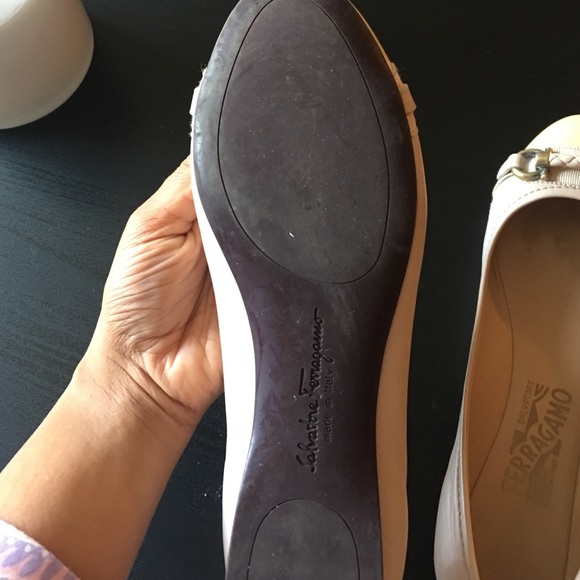Ferragamo flats size 8 - Picture 4 of 4